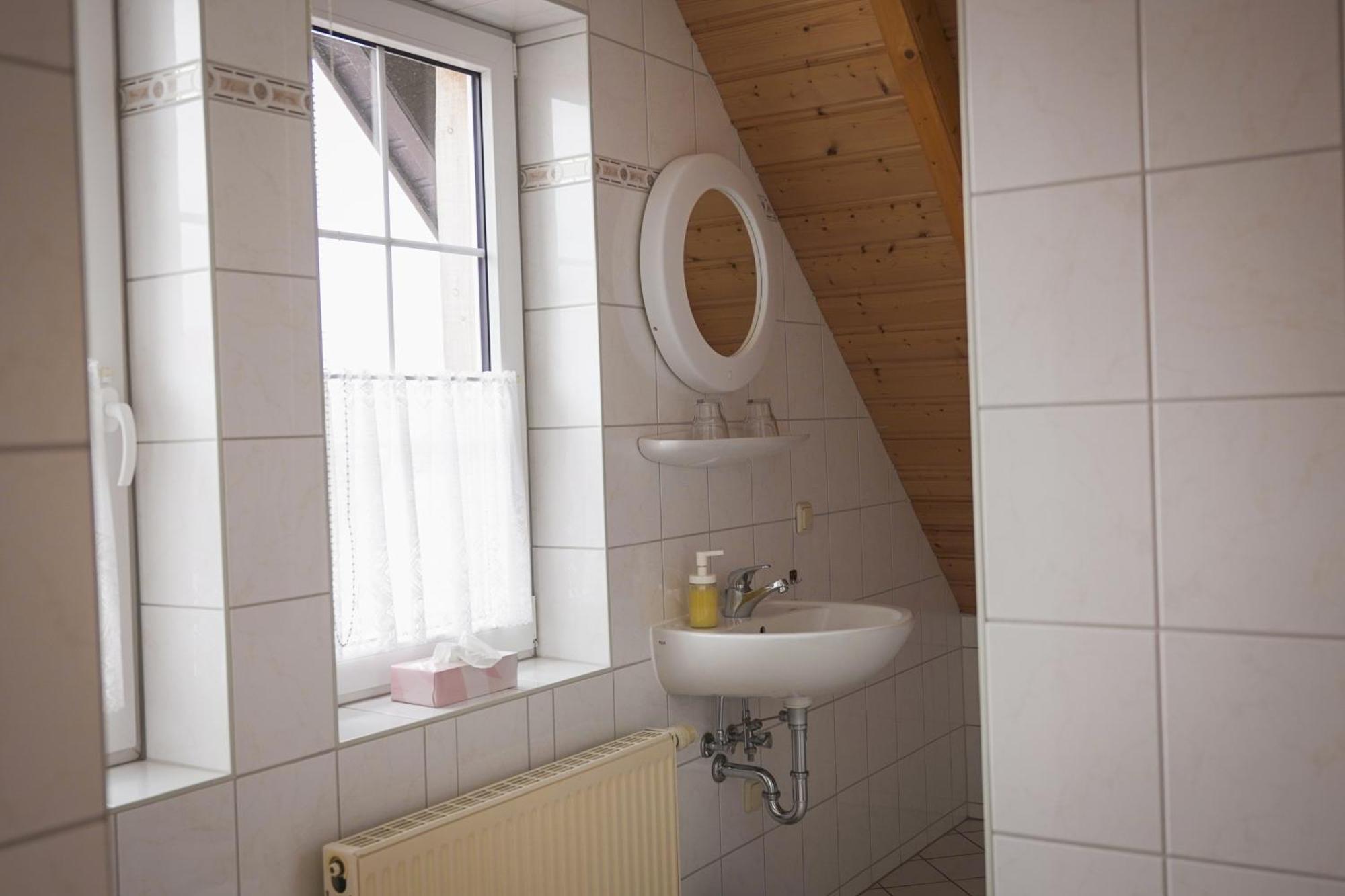 B&B Talstation Ferienwohnung Fuer 2 Personen Horselberg-Hainich Dış mekan fotoğraf